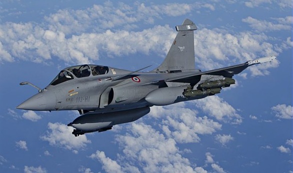 فرنسا تؤجل صفقة بيع 36 مقاتلة رافال إلي قطر
